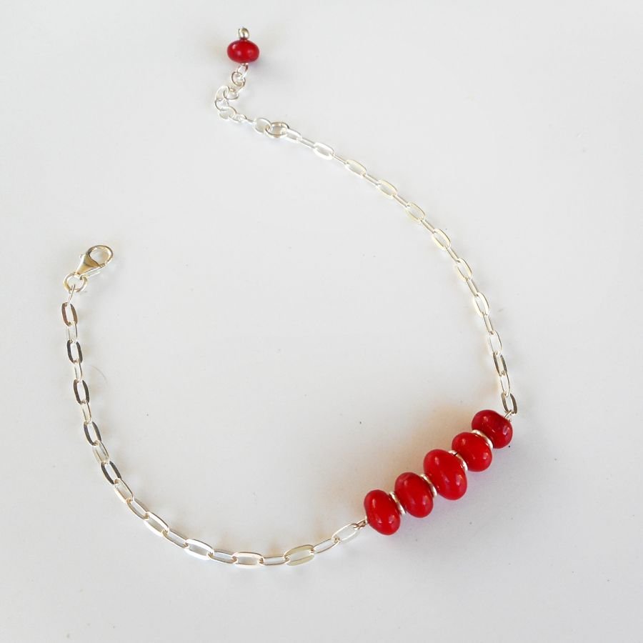 Armband met rode gorgon kralen aan 925 zilveren ketting