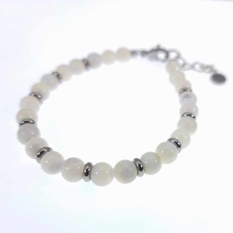 Witte parelmoer en roestvrij stalen armband