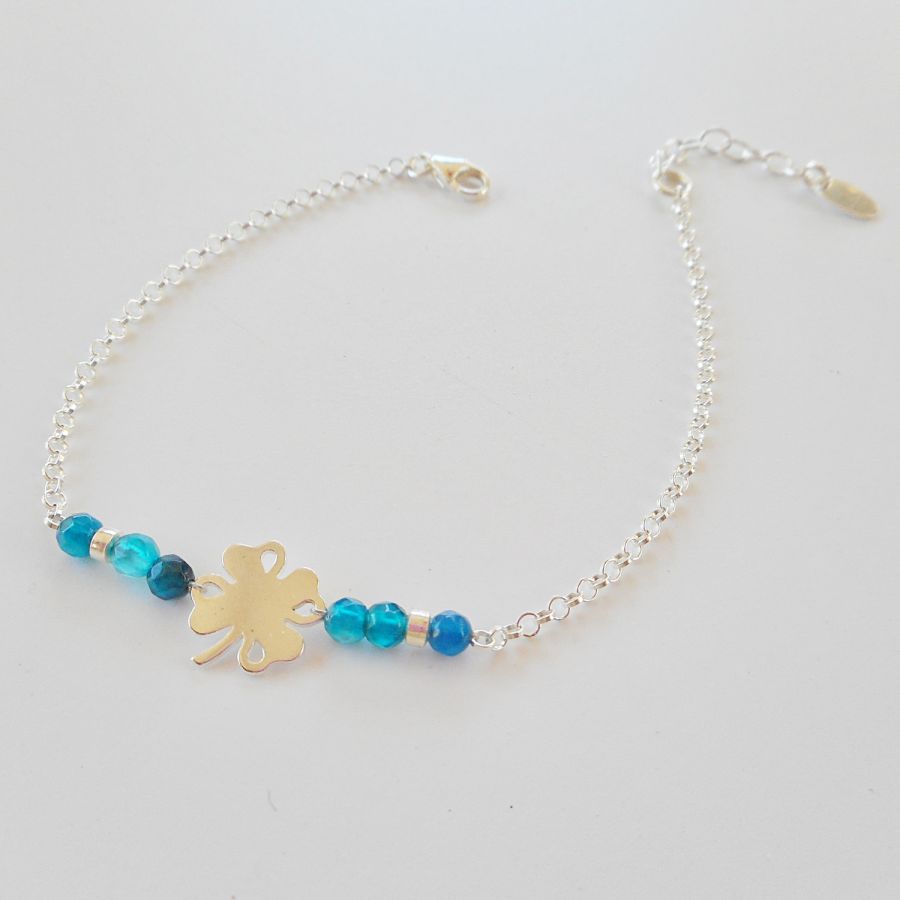 Kleine blauwe agaat stenen armband met klavertje aan 925 zilveren ketting