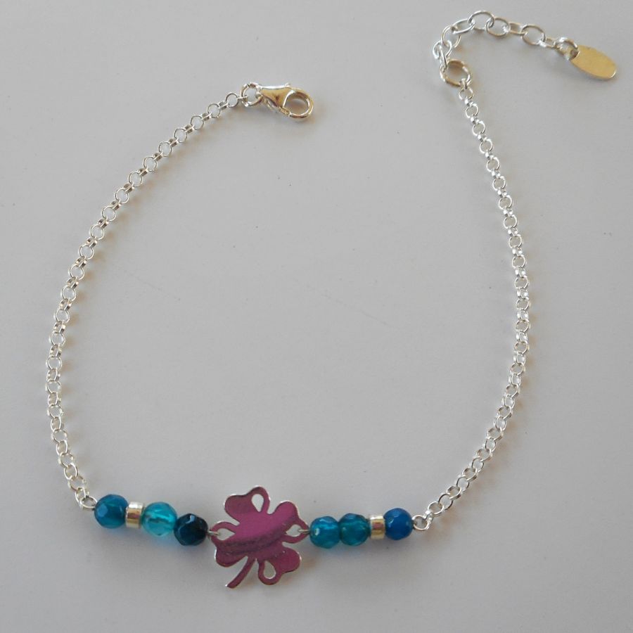 Kleine blauwe agaat stenen armband met klavertje aan 925 zilveren ketting