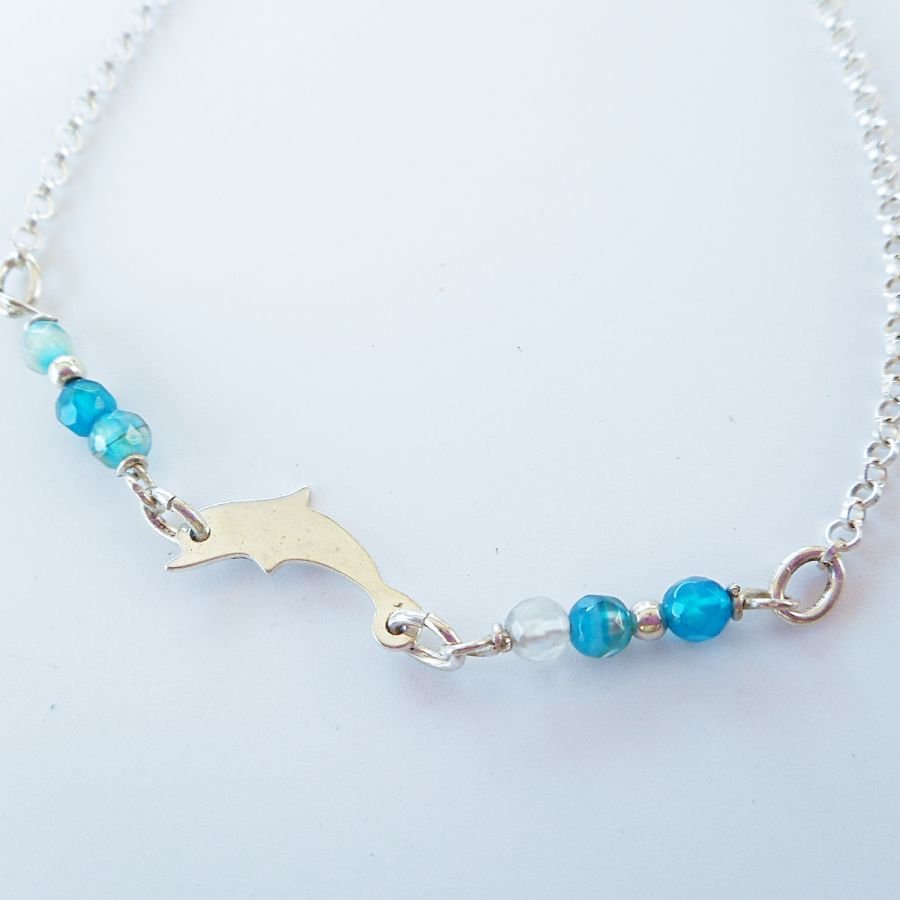 Kleine blauwe agaat stenen armband met dolfijn aan 925 zilveren ketting
