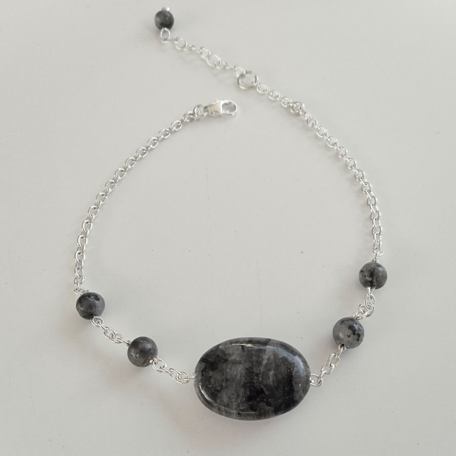 Grijze labradoriet stenen armband aan 925 zilveren ketting