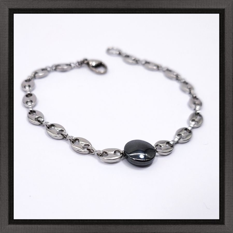 Hematiet platte steen armband aan stalen koffieboon ketting 