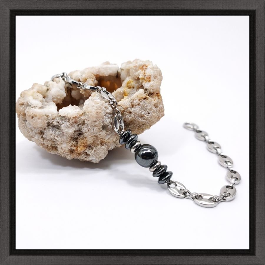 Hematiet stenen armband aan stalen koffiebonen ketting 
