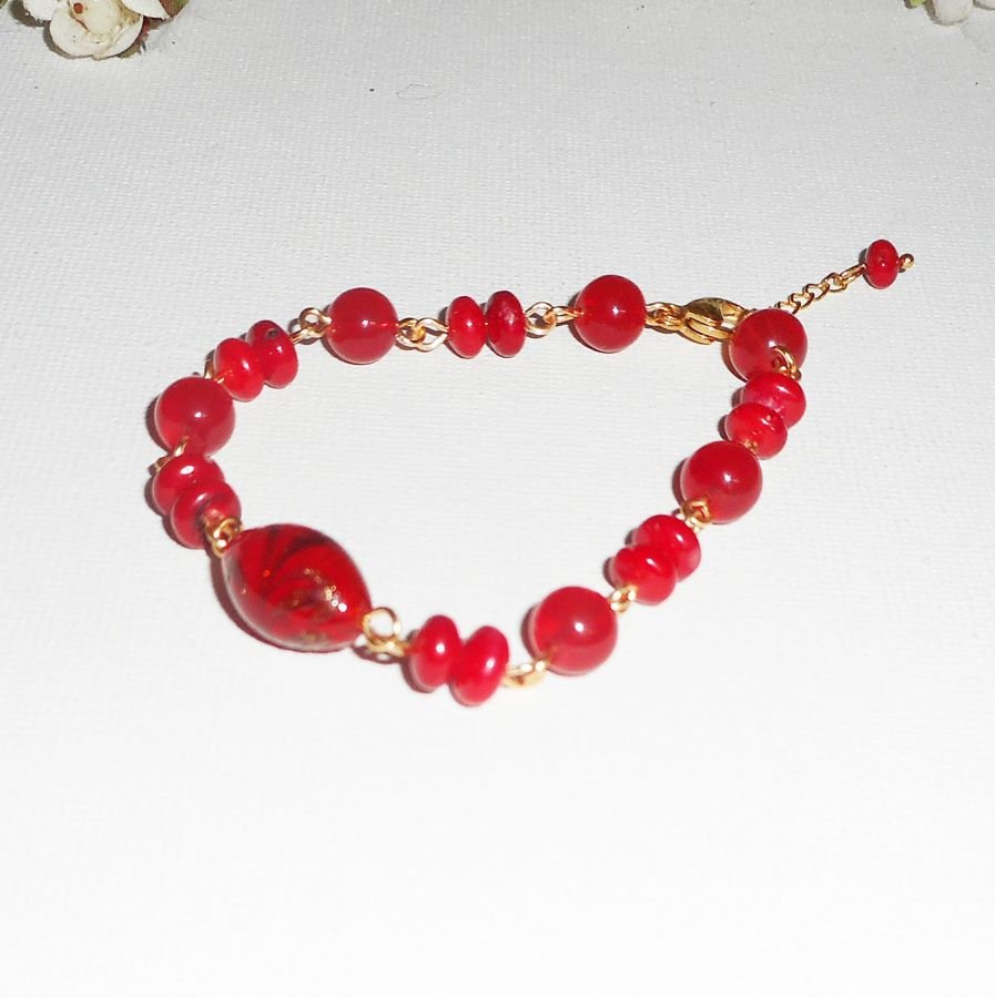Rode Murano glas en Gorgon armband met gekleurde jade