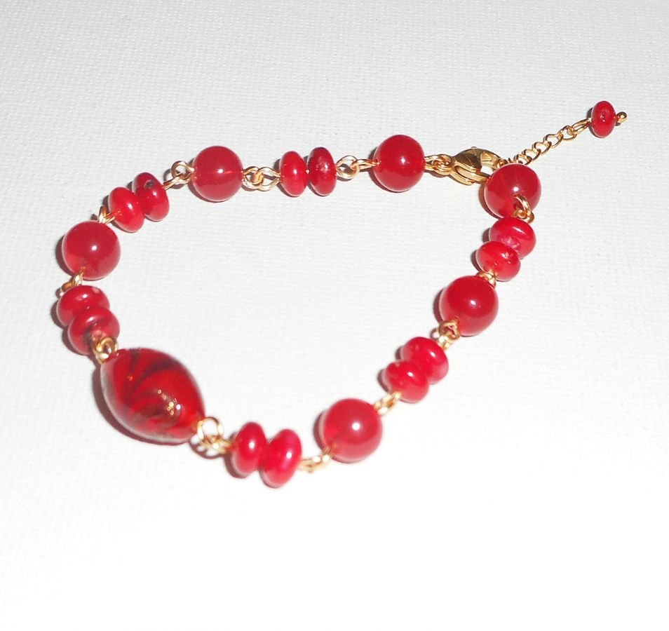Rode Murano glas en Gorgon armband met gekleurde jade