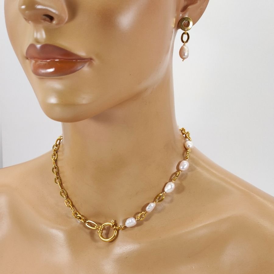  Ketting met grote ketting en barokke gekweekte parels