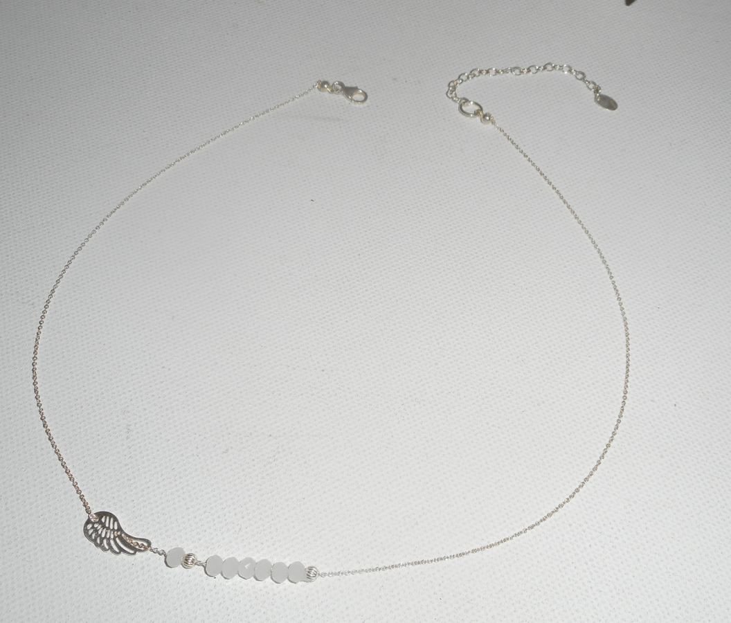 925 zilveren choker ketting met kleine vleugel en witte kristallen kralen
