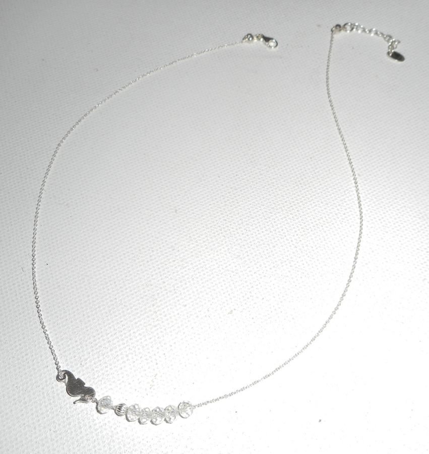 925 zilveren choker ketting met klein zeepaardje en kristallen kralen