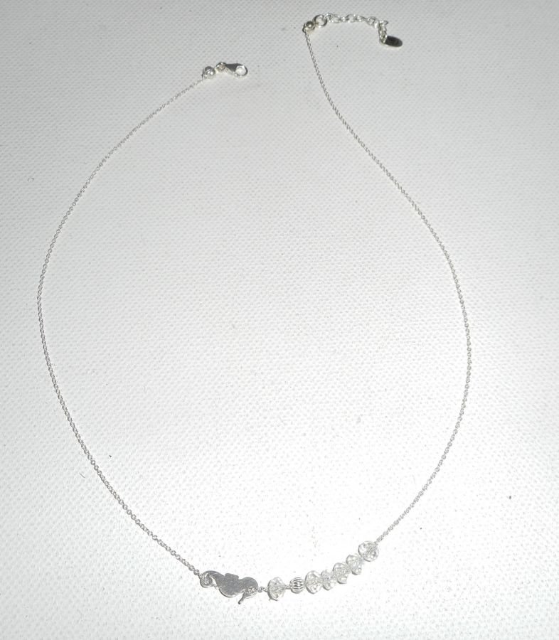 925 zilveren choker ketting met klein zeepaardje en kristallen kralen