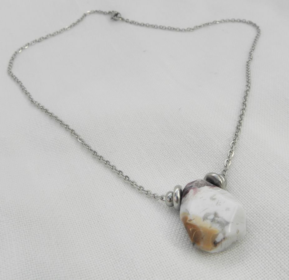 Solitaire ketting met gekke agaat steen en roestvrij stalen kralen