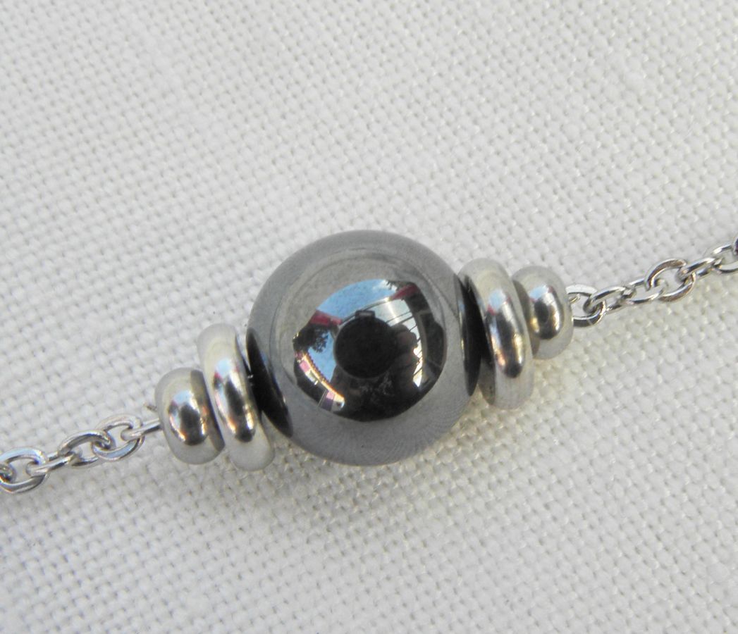 Solitaire ketting met hematietsteen en roestvrijstalen kralen