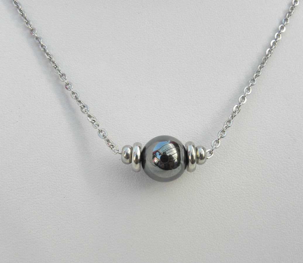Solitaire ketting met hematietsteen en roestvrijstalen kralen