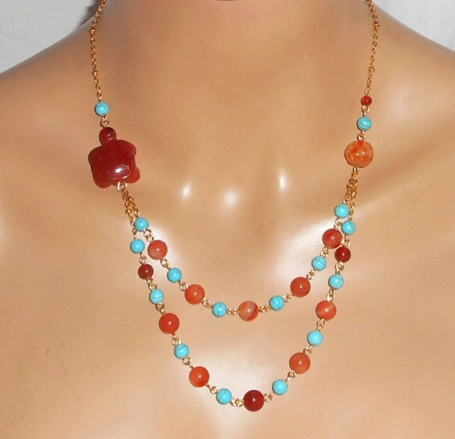 Schildpad ketting met carneool en turquoise stenen 
