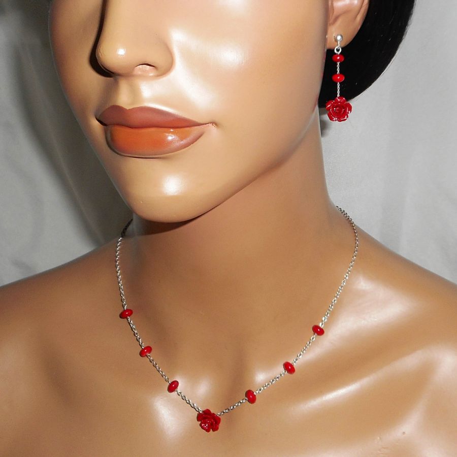Ketting set rode roos en gorgon aan zilveren ketting
