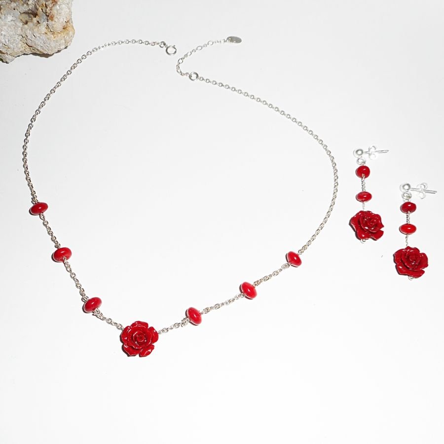 Ketting set rode roos en gorgon aan zilveren ketting