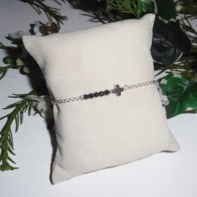 Origineel kruis en hematietstenen armband aan 925 zilveren ketting