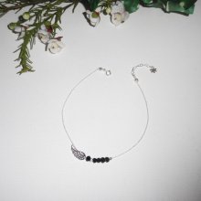 Enkelbandje met vleugel en zwarte bohemian kristallen kraaltjes aan 925 zilveren ketting