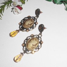 Bruine camee oorbellen met Swarovski kristal