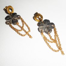 Parelmoer bloem oorbellen met gouden ketting