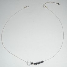 925 zilveren choker ketting met klein hoefijzer en zwarte kristallen kralen