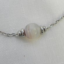Solitaire ketting met grijze agaatsteen en roestvrijstalen kralen